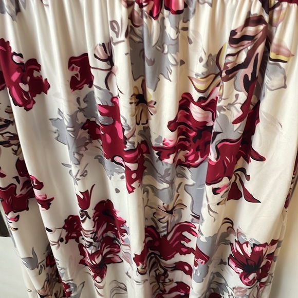 Full length 3/4 length sleeve flowy dress - Picture 3 of 3